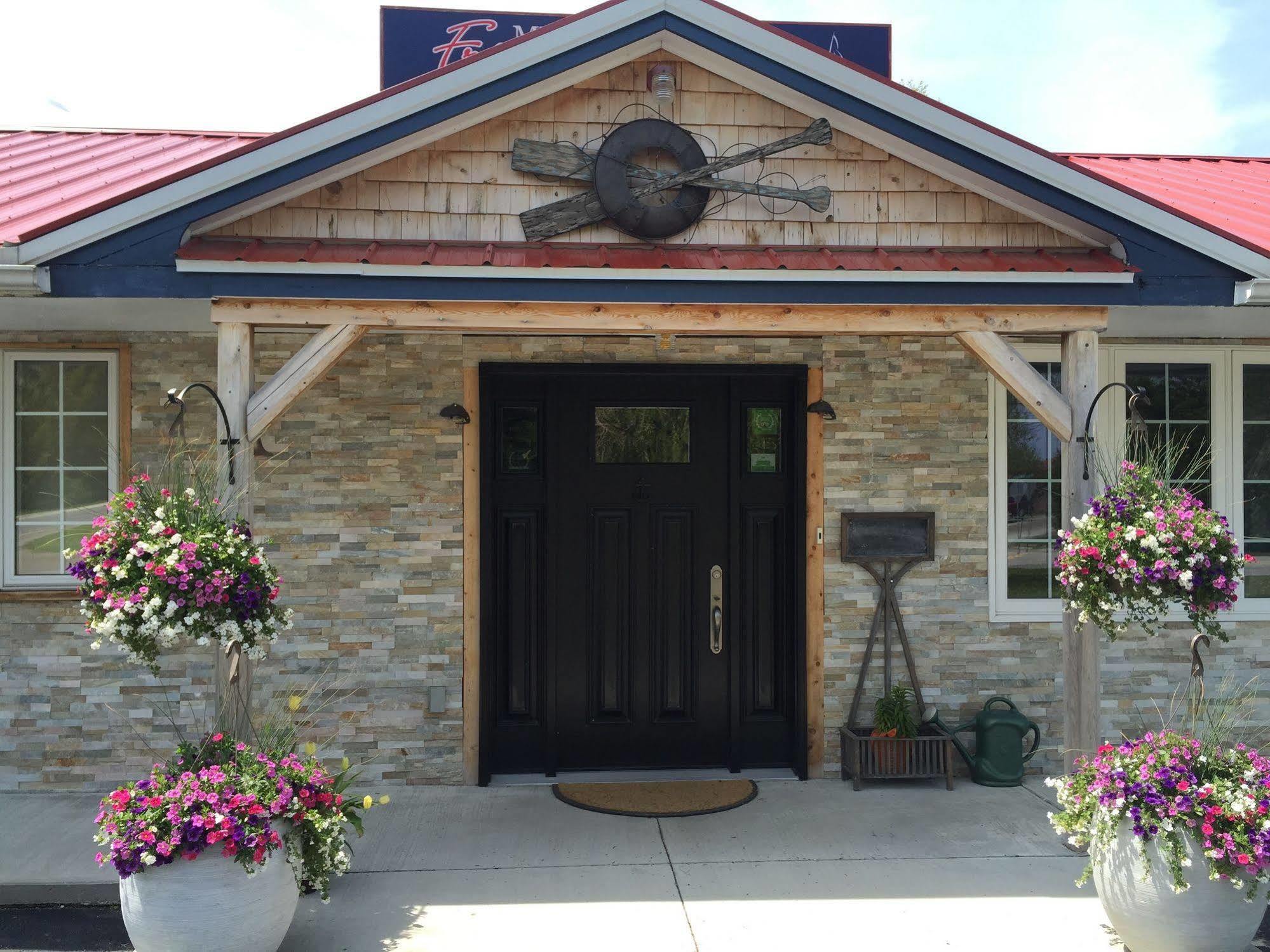 My Friends Inn Manitoulin Manitowaning Exterior photo